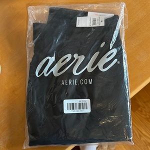 BRAND NEW AERIE BLACK LEGGINGS